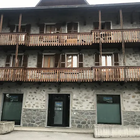 Pirovano בית נופש